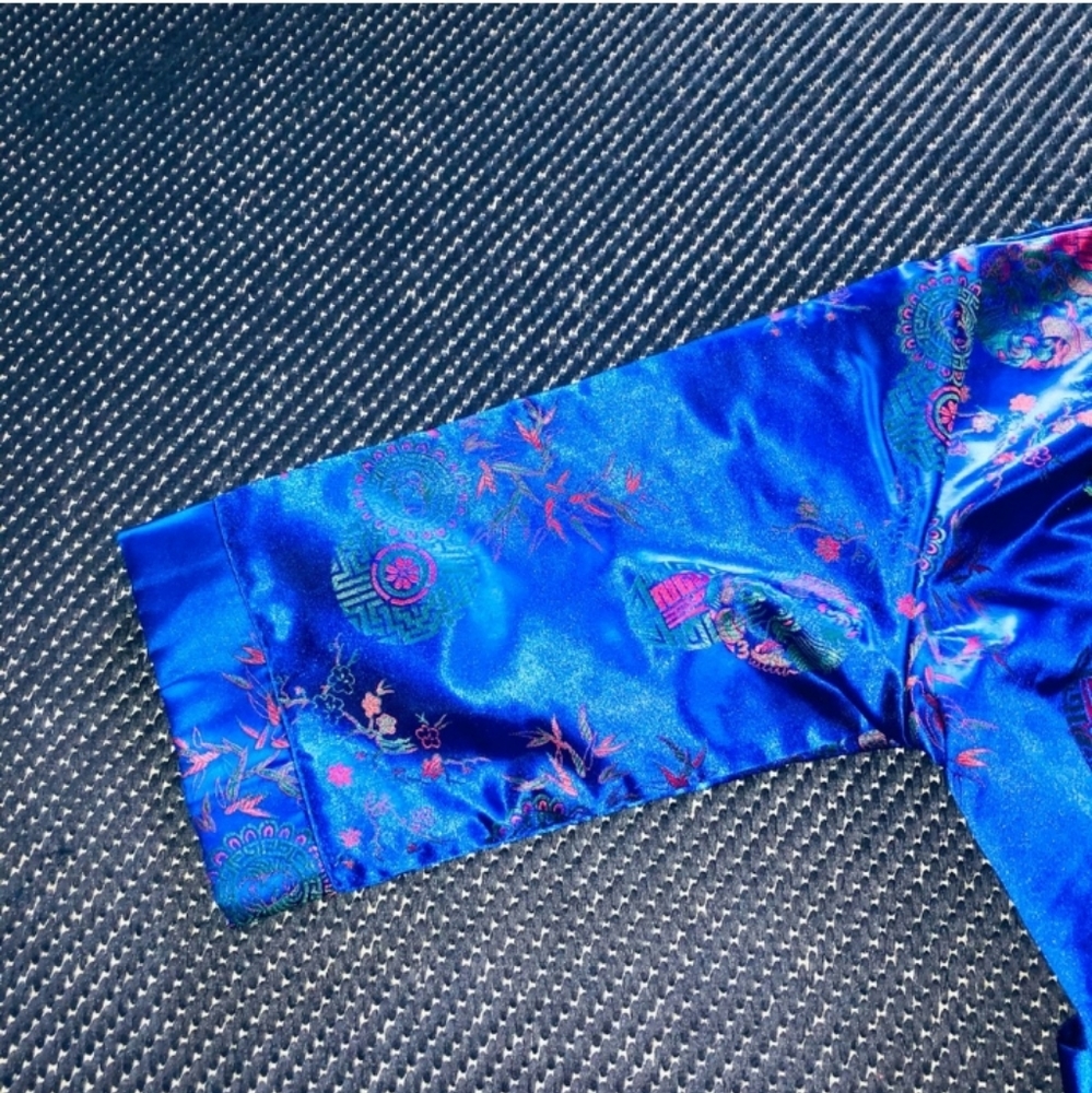 Vintage Satin Chinese Leisure Coat/Robe for Maxxin and Relaxxin - Picture 6 of 16